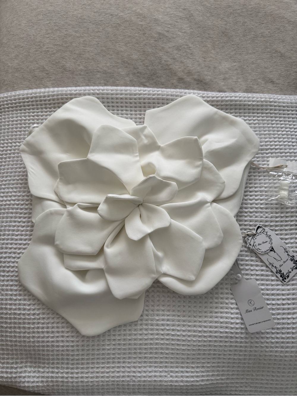Miss rosier  White Floral Appliqué Crop Top